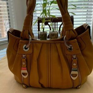 B. Makowsky Durango Pebble leather medium tote bag - Saffron yellow color